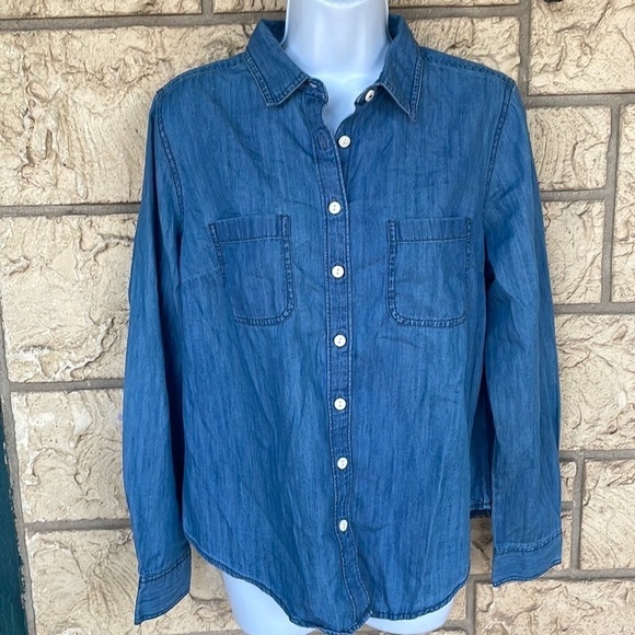 St. John’s Bay Soft Denim button up Blouse Size Small - Picture 9 of 9